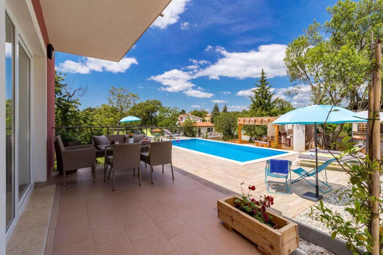 Holiday Home In Tinjan - Istrien 44359 Exterior foto